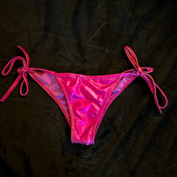Shiny pink bikini bottom - Picture 1 of 2